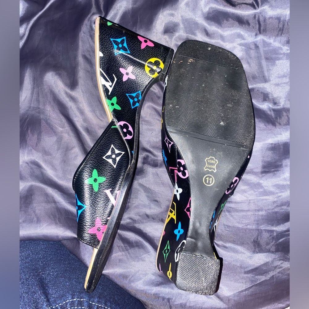 They say size 11 but they fit like a size 8-9 - Picture 2 of 2